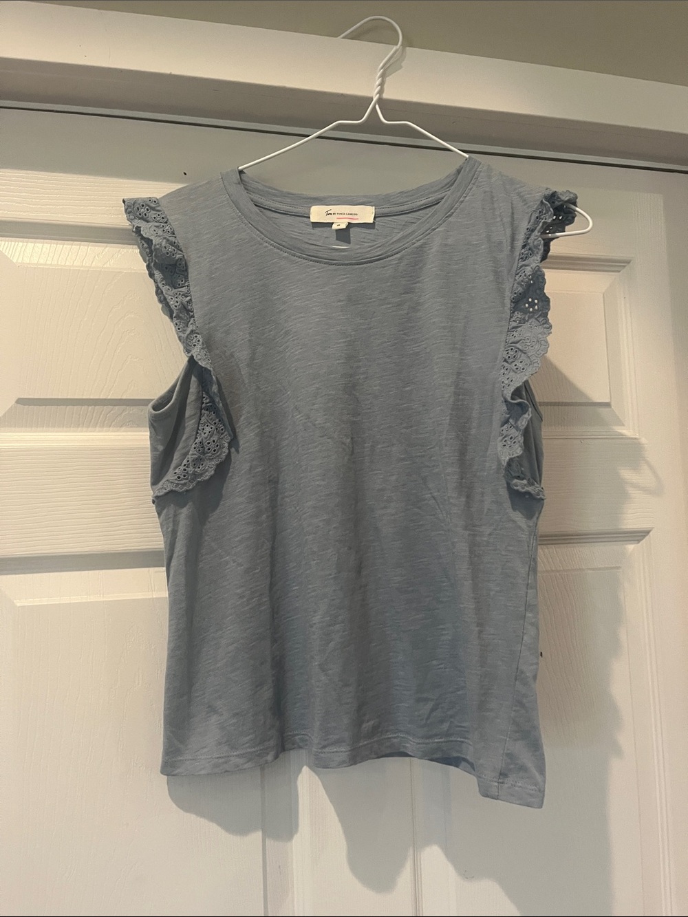 Two by Vince Camuto Light Blue Eyelet Ruffle Sleeve Tank XS